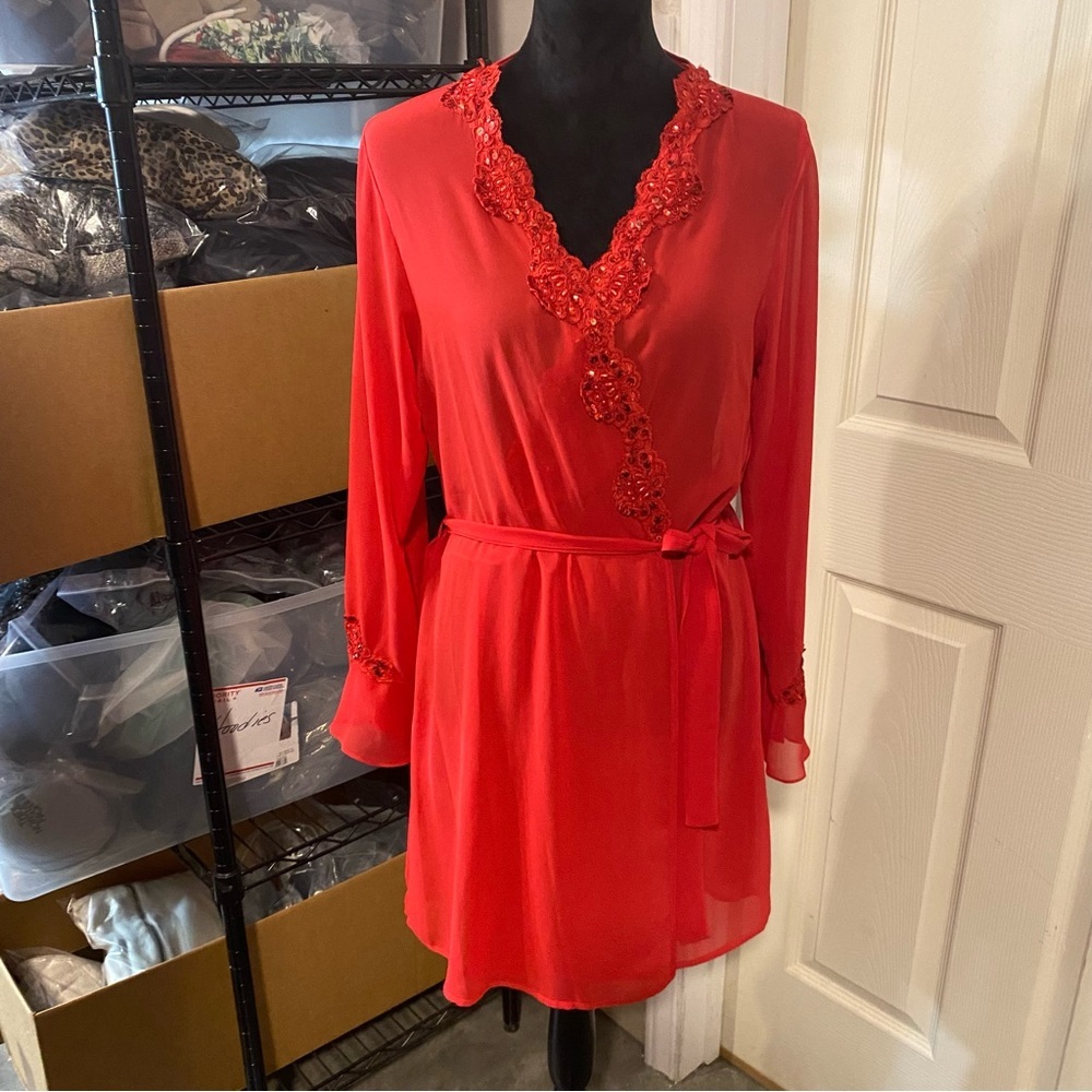 Lucie Ann Robe Women’s Large Long Sleeve Beaded Sequins Mini Red Robe Side belt